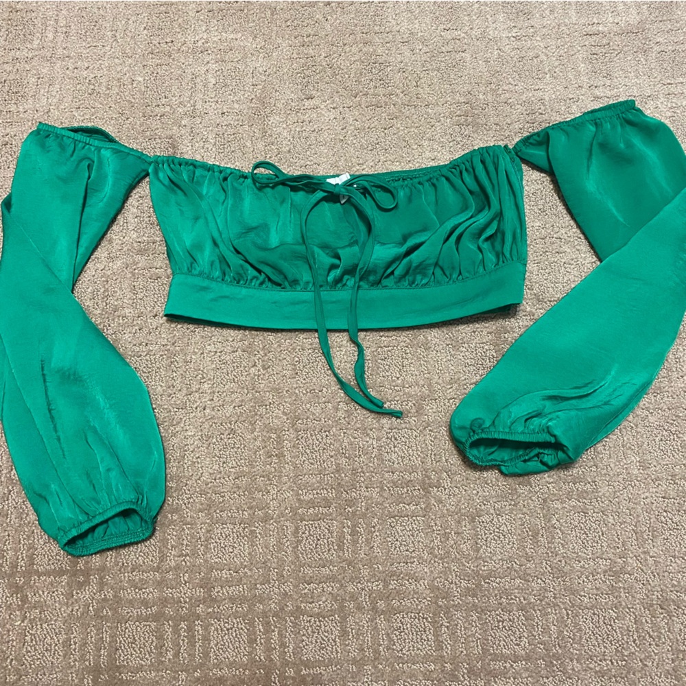 NWT {Superdown} Reyba Off The Shoulder Long Sleeve Crop Top | Green - Small